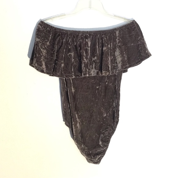 Altar'd State Tops - Altar’d State Crushed Velvet Ruffle Body Suit S